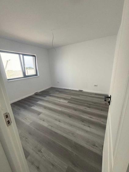 Casă cu 4 camere în Cârcea