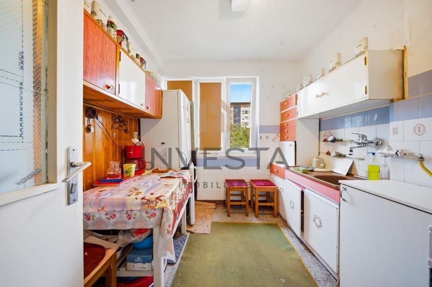 Apartament cu 2 camere semidecomandat, mobilat în Central