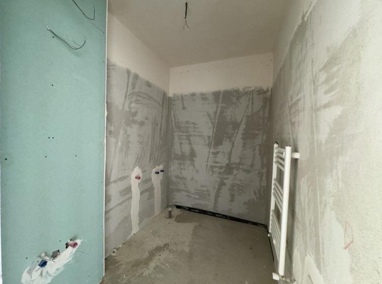 Apartament cu 3 camere semidecomandat în Dosu Bricii