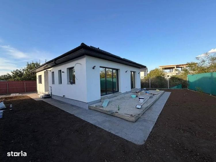 Casă cu 4 camere cu Teren 450 Mp în Afumați