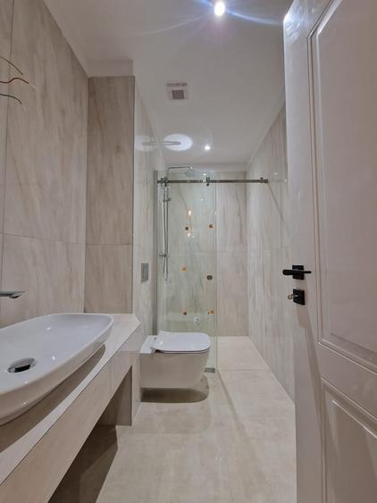 Apartament cu 3 camere semidecomandat în Pipera