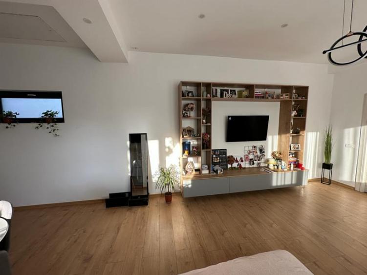 Casă cu 3 camere cu Teren 305 Mp în Central