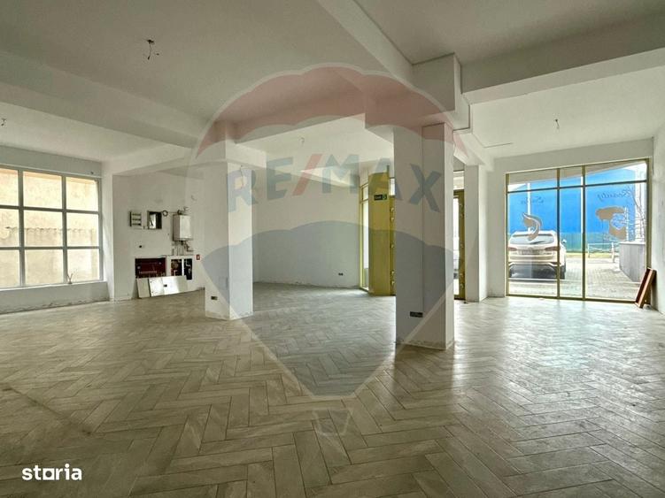 Spatiu comercial de inchiriat- cabinet medical, showroom, birouri - 12