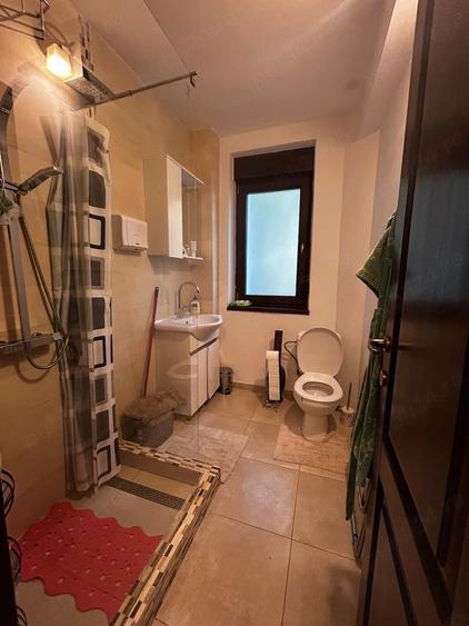 Apartament cu 3 camere semidecomandat în Copou