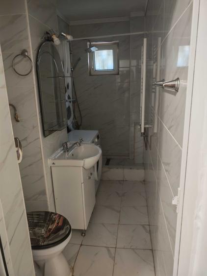 Apartament cu 3 camere semidecomandat în Dacia