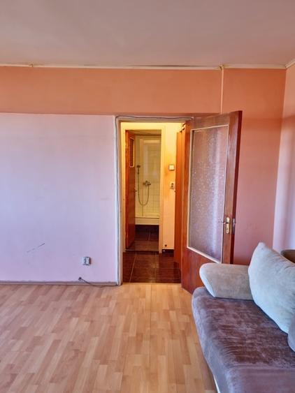 Apartament cu 2 camere semidecomandat în Crângași