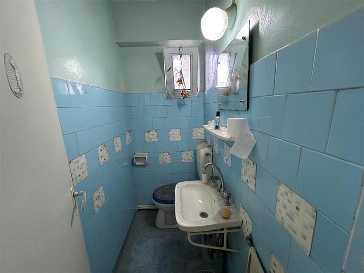 Apartament cu 4 camere decomandat în Central
