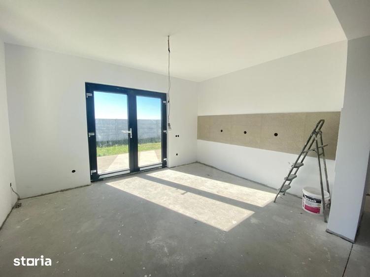 Casă cu 4 camere cu Teren 500 Mp în Sântandrei