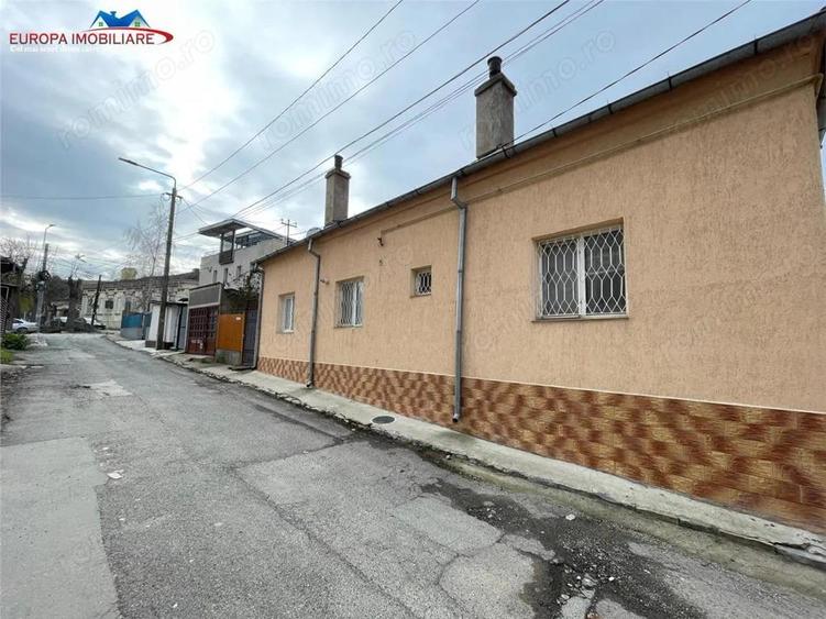 Casă cu Teren 101 Mp în Central