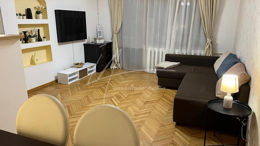 Apartament cu 2 camere semidecomandat, mobilat în Sala Palatului