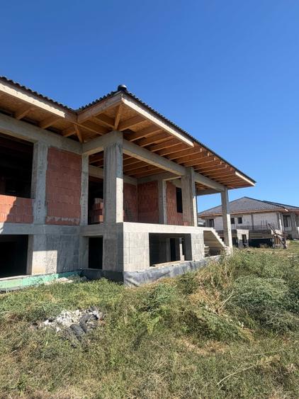 Casă cu 4 camere în Central