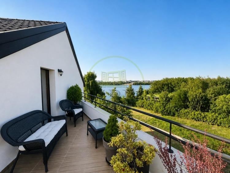 Apartament cu 3 camere semidecomandat, mobilat în Dămăroaia