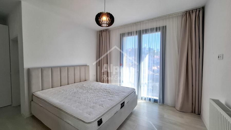 Apartament cu 3 camere decomandat, mobilat în Blumăna