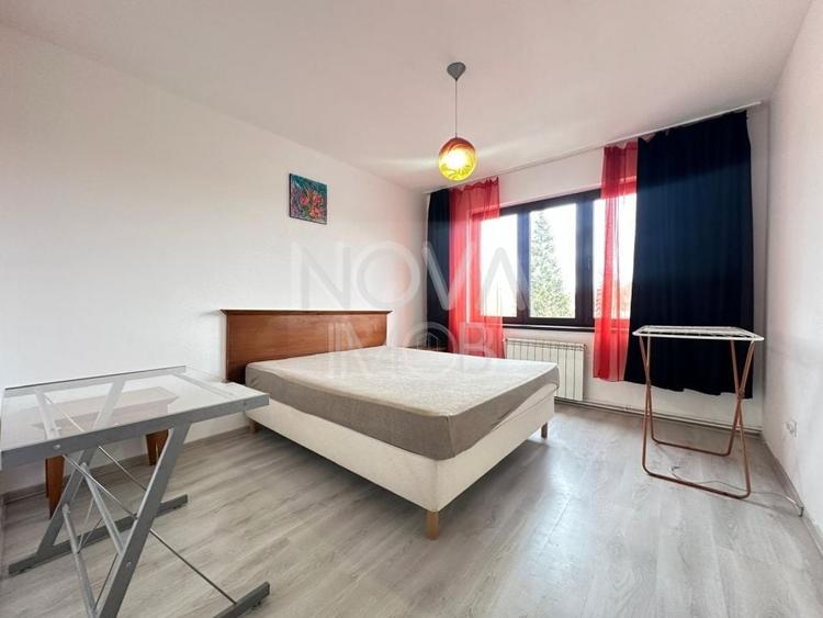 Apartament cu 3 camere decomandat, mobilat în Central