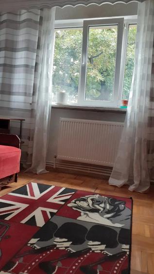 Apartament cu 3 camere decomandat în Sud