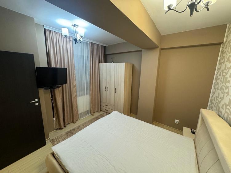 Apartament cu 2 camere semidecomandat, mobilat în Decebal