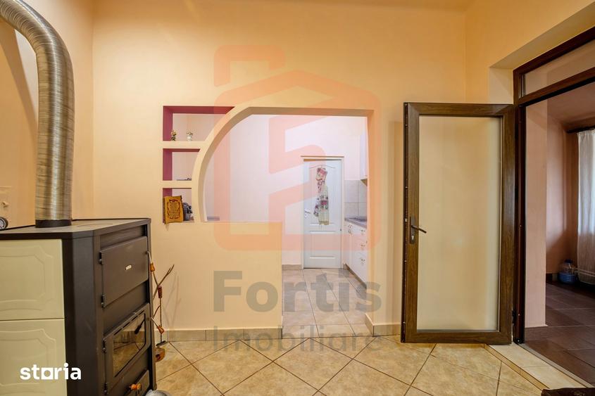 Casă cu 3 camere cu Teren 675 Mp în Roșiori