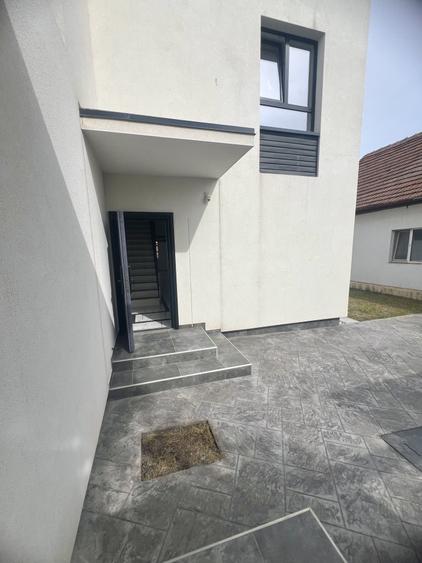 Duplex cu 4 camere cu Canalizare în Freidorf