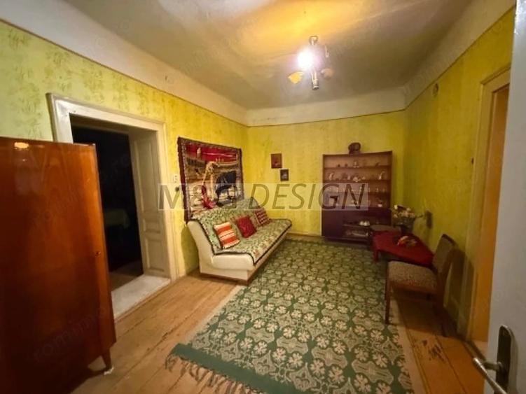 Casă cu 5 camere cu Teren 1560 Mp în Seceani