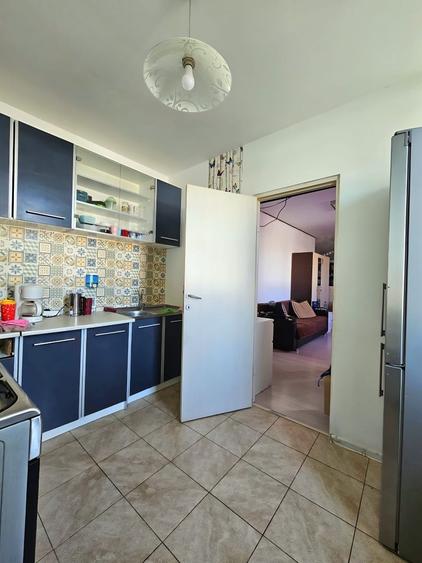 Apartament cu 2 camere semidecomandat, mobilat în Barieră
