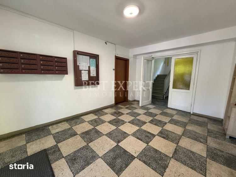 Apartament cu 3 camere decomandat în Titan