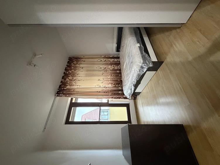 Apartament cu 3 camere semidecomandat în Rahova