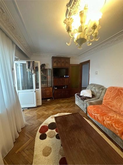 Apartament cu 3 camere decomandat în City Park Mall