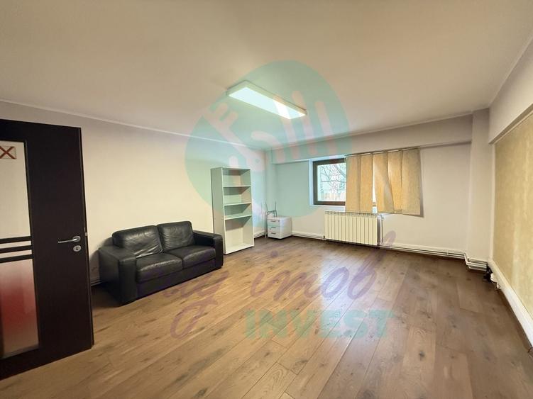 Apartament cu 4 camere decomandat, mobilat în Calea Călărașilor