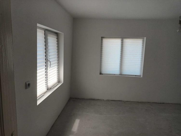 Casă cu 4 camere în Ciorani