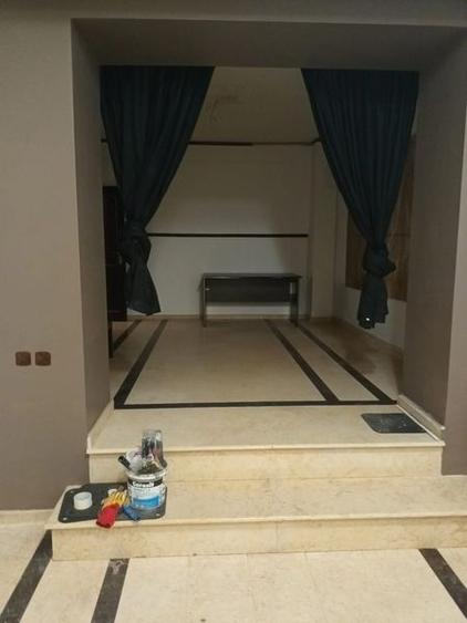 Casă cu 9 camere cu Canalizare în Central