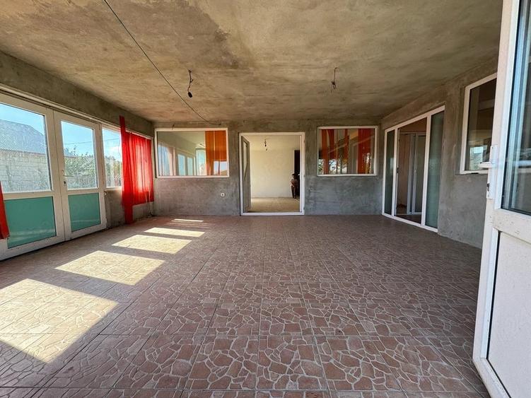 Casă cu Teren 1260 Mp în Făcăeni