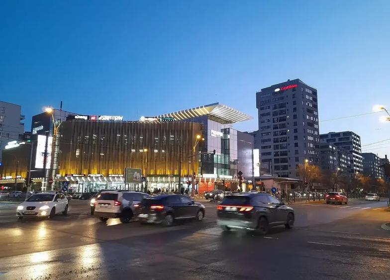 Apartament cu 3 camere decomandat, mobilat în Sebastian