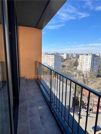 Apartament cu 2 camere semidecomandat, mobilat în Titan