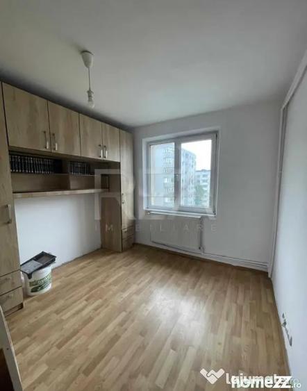 Apartament cu 3 camere decomandat în Mărgeanului