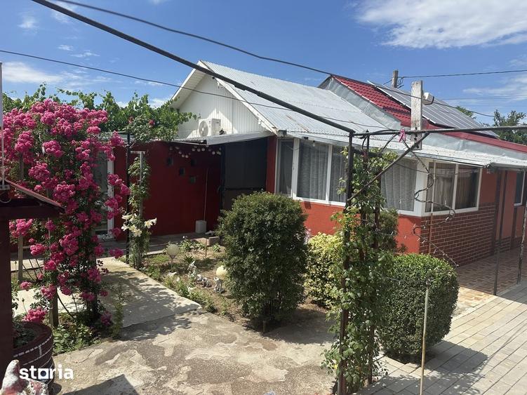 Casă cu 4 camere cu Teren 1230 Mp în Malu Mare