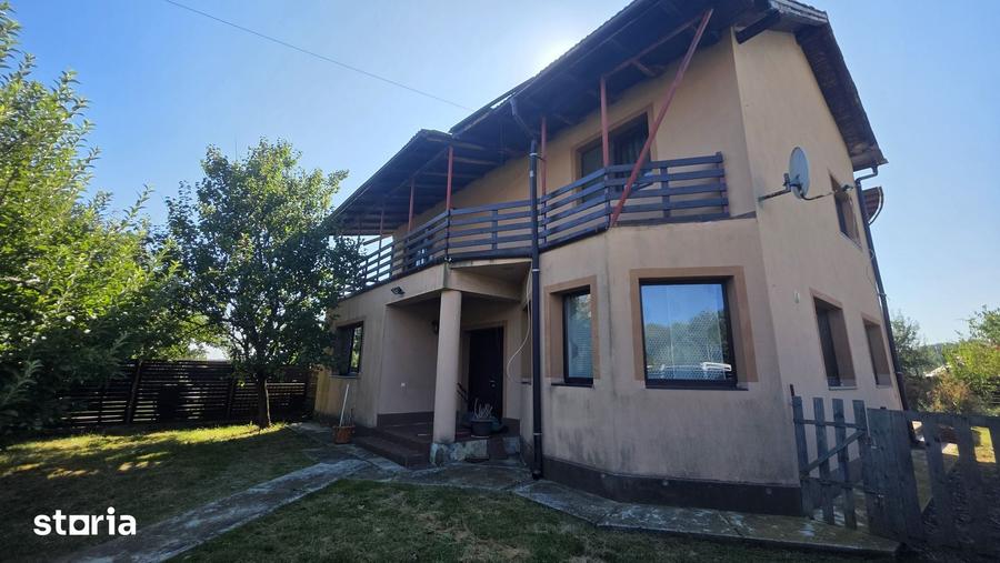 Casă cu 6 camere cu Teren 640 Mp în Grădiștea