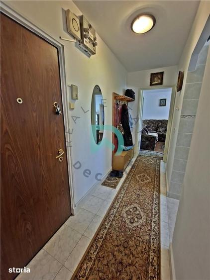 Apartament cu 3 camere semidecomandat în Astra