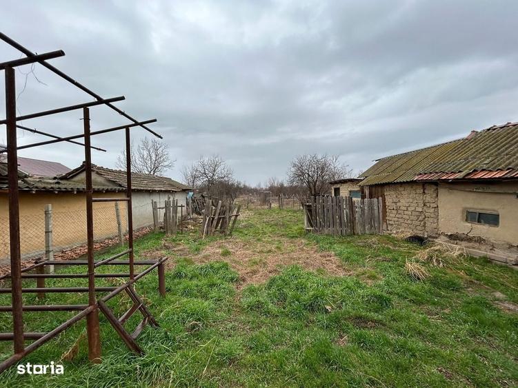 Casă cu 3 camere în Năsturelu