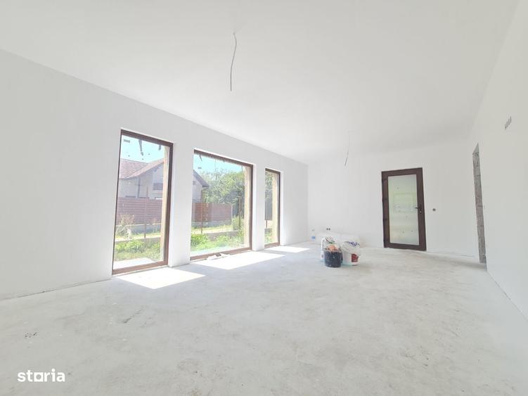 Casă cu 4 camere în Bartolomeu