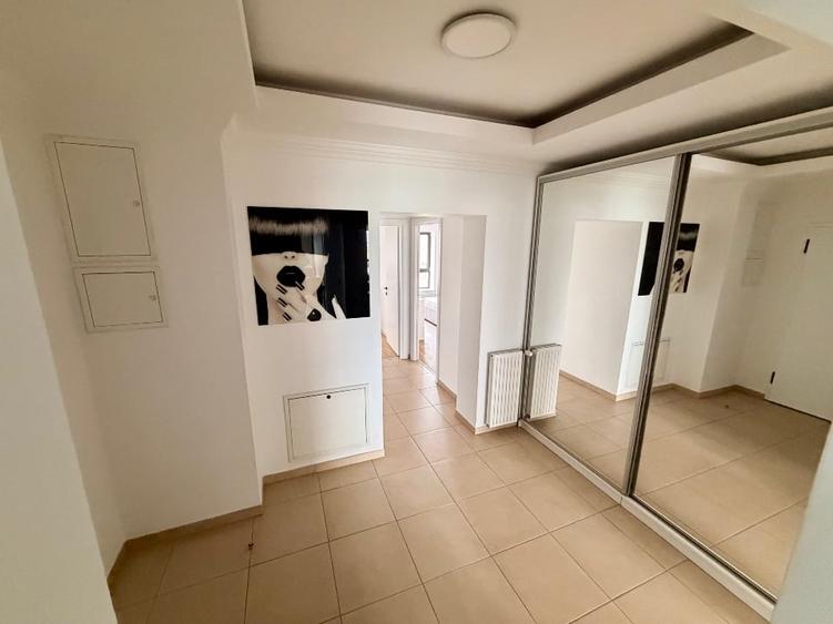 Apartament cu 3 camere decomandat, mobilat în Tei