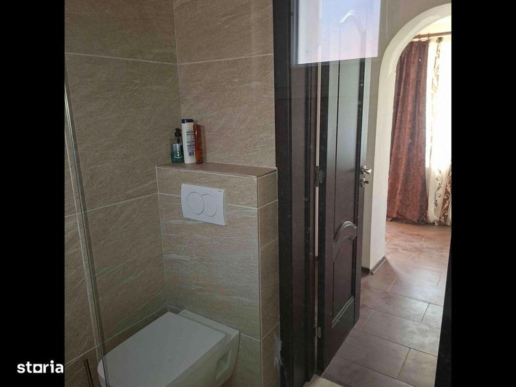 Casă cu 3 camere în Șimnicu de Sus