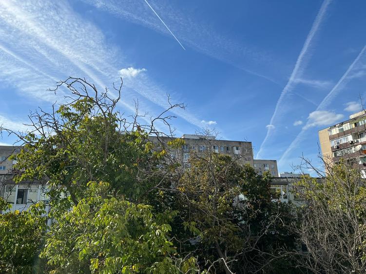 Apartament cu 3 camere decomandat în Drumul Taberei