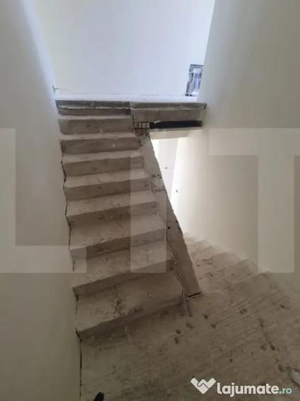 Casă cu 5 camere cu Teren 604 Mp în Giarmata