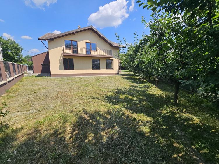 Casă cu 4 camere în Mărăcineni