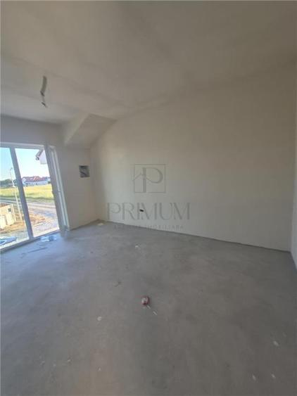 Duplex cu 4 camere cu Teren 300 Mp în Moșnița Nouă