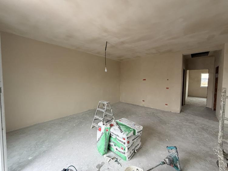 Duplex cu 3 camere cu Canalizare în Moșnița Nouă