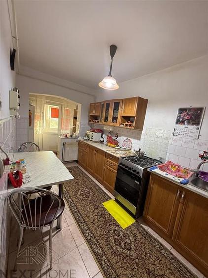 Apartament cu 3 camere decomandat, mobilat în Central