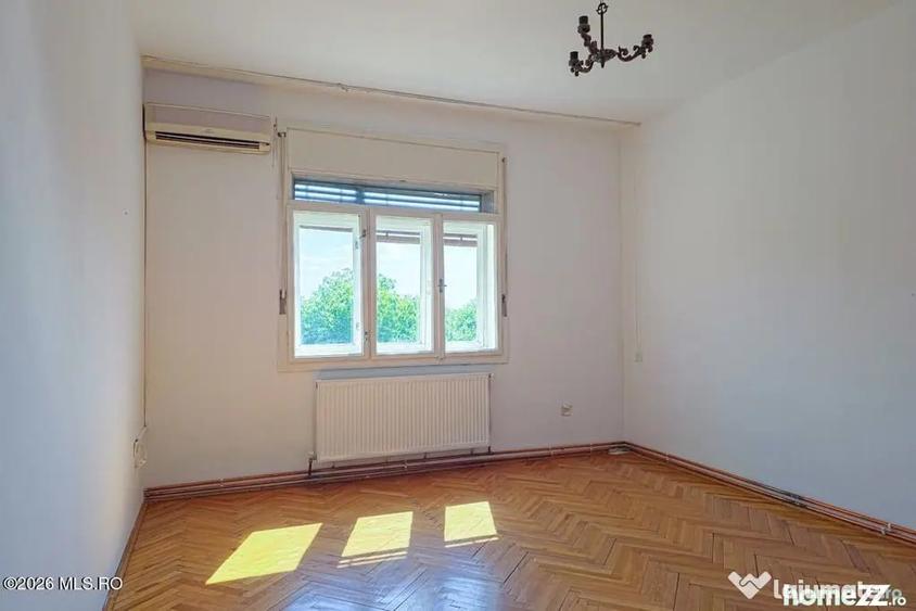 Casă cu 11 camere cu Teren 535 Mp în Freidorf