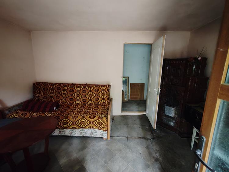 Casă individuală cu 6 camere cu Teren 900 Mp în Șercăița