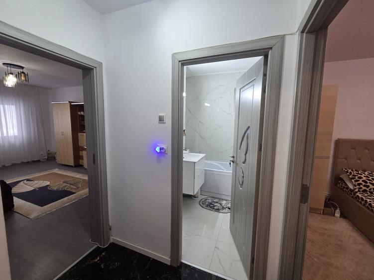 Apartament cu 3 camere decomandat, mobilat în Mircea cel Bătrân